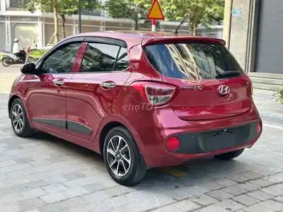Хюндай I10 1.2AT 2018 красный хэтчбек