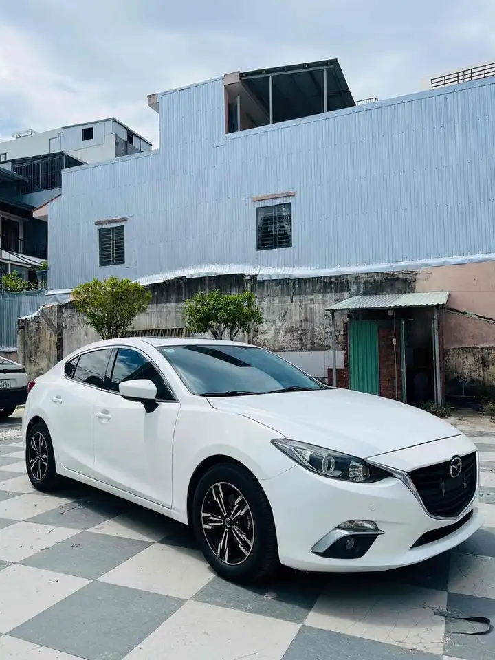 Mazda 3 Sedan 2016 AT 1.5, один владелец, куплена новой