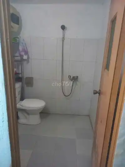 Общая площадь номера в отеле Nhat Tan 35 м2, цена 3 т, цена электричества и воды