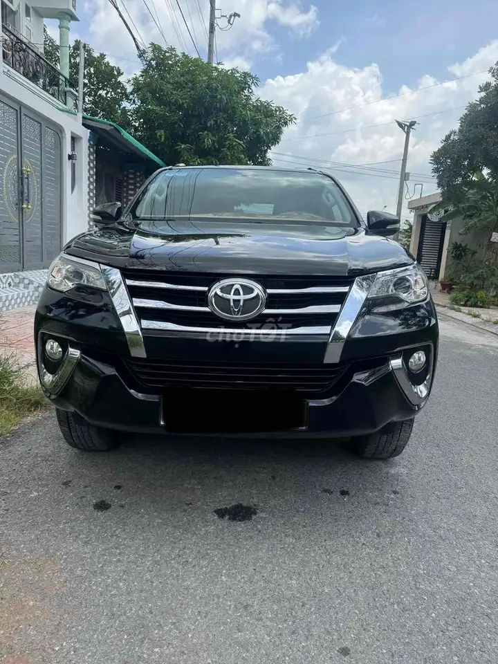 Toyota Fortuner 2017 2.7 AT бензин черный