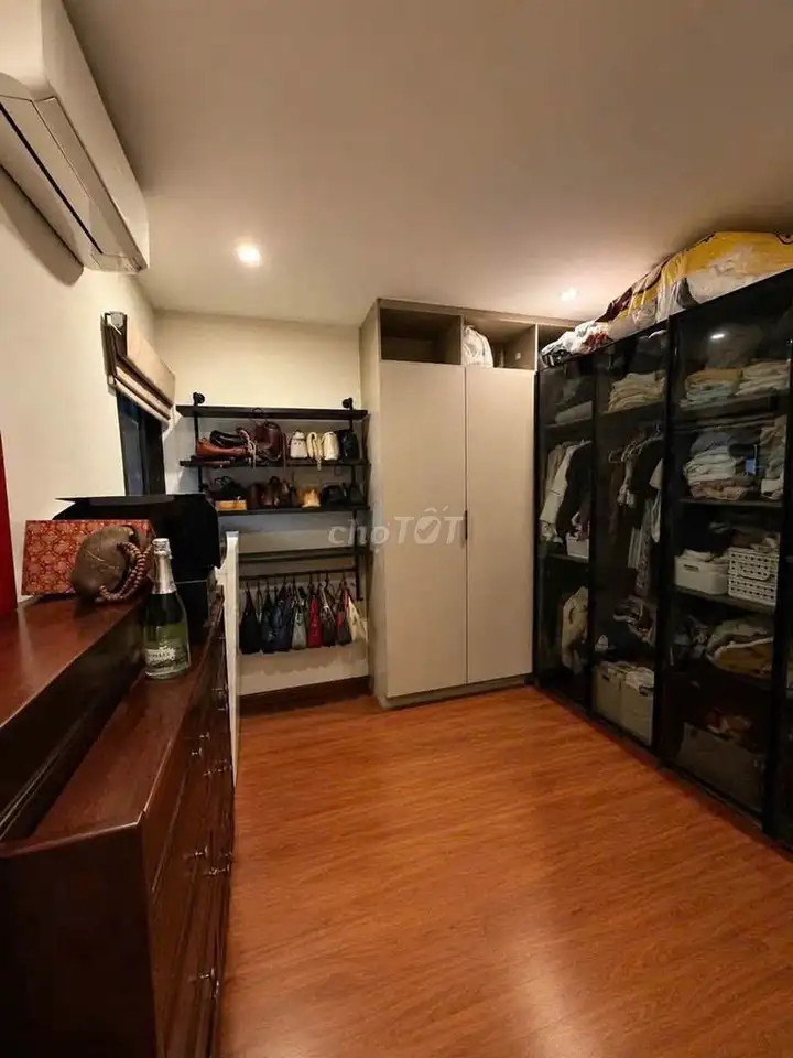 3-комн. квартира Valencia Việt Hưng, полная меблировка