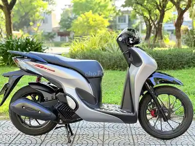 Honda SH Mode 2023 серебристо-черный
