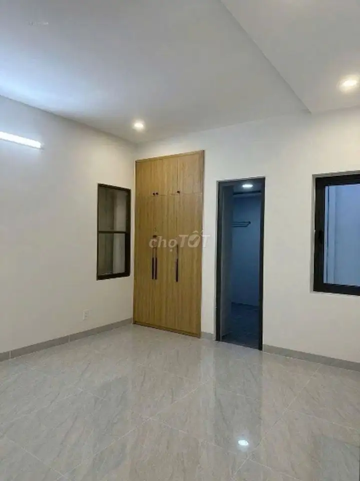 Дом целиком на улице Ламшон, ширина 8м, парковка, 3x