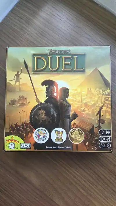 Настольные игры: Catan, Цитадели, 7 чудес Дуэль, Hive, Покерный набор, Мрачная гавань