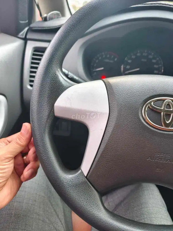 Toyota Innova 2012 Механика Серебристый