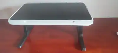 Столик для кровати с пеналом и слотами