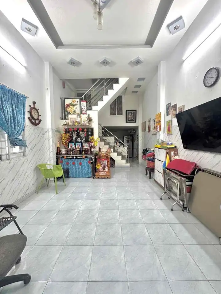 THoại Ngọc Hầu Tân Phú nhà 3 tầng DT 4,4mx17m ,7,99 tỷ ,xe hơi tránh