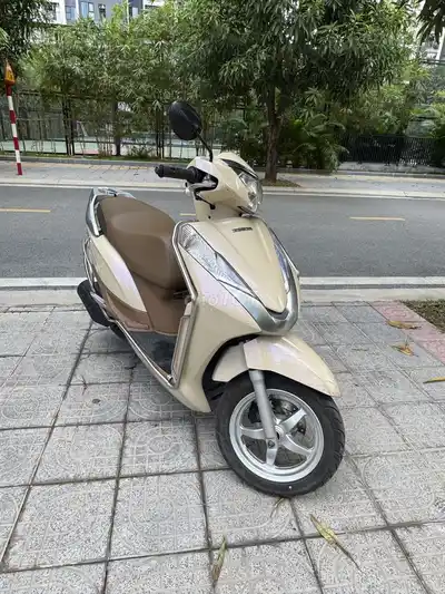 Honda Lead 2017 кремовый 66847 км