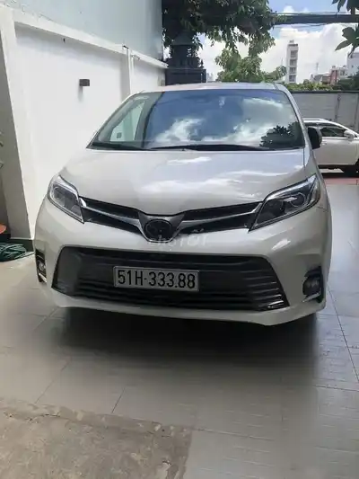 Toyota Sienna 2019 Limited белая