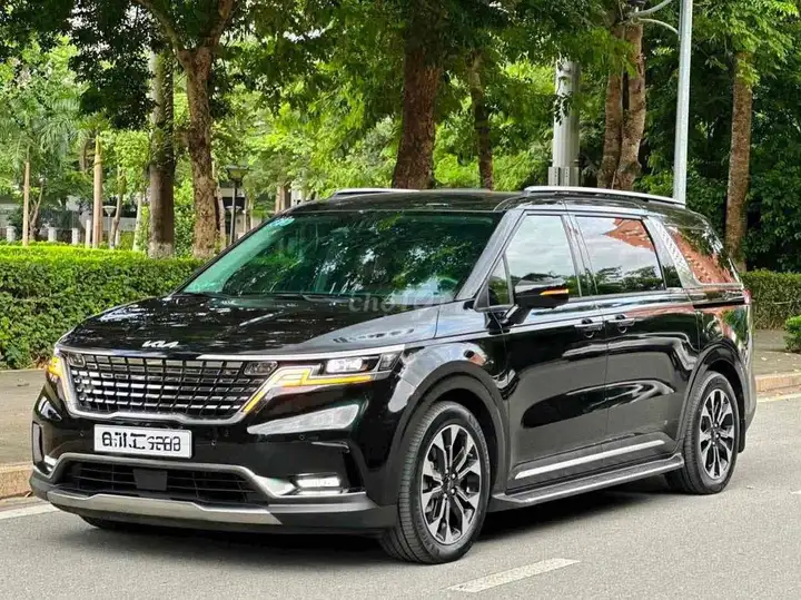 KIA Carnival Signature 2024 дизель максимальная, отличное состояние