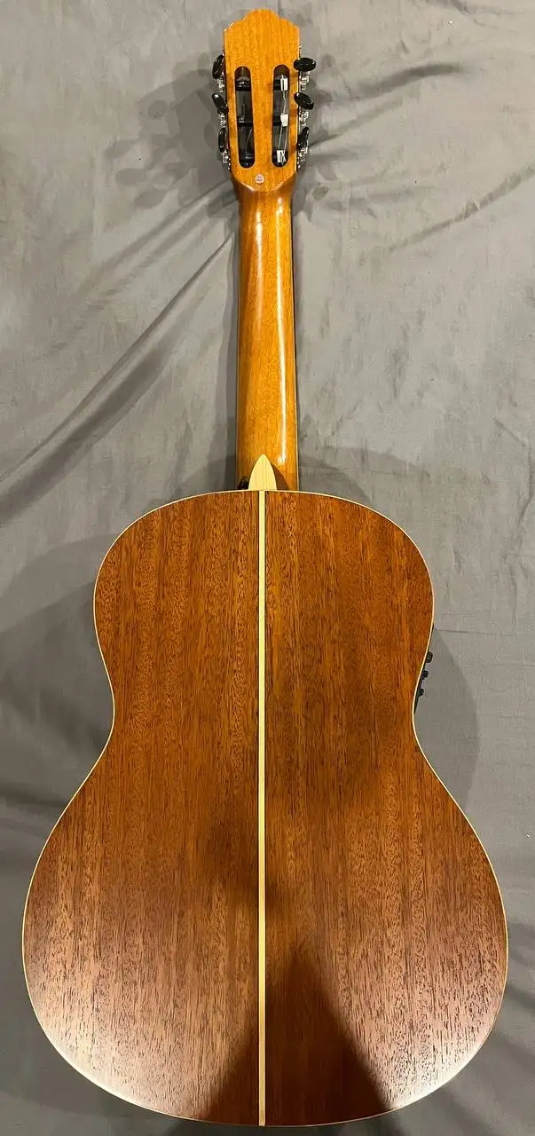 Электроакустическая гитара Gilmour Music Manufactures