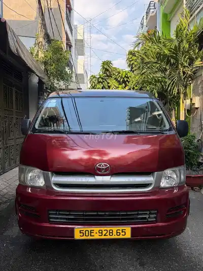 Toyota Hiace Дизель 3 места Красный