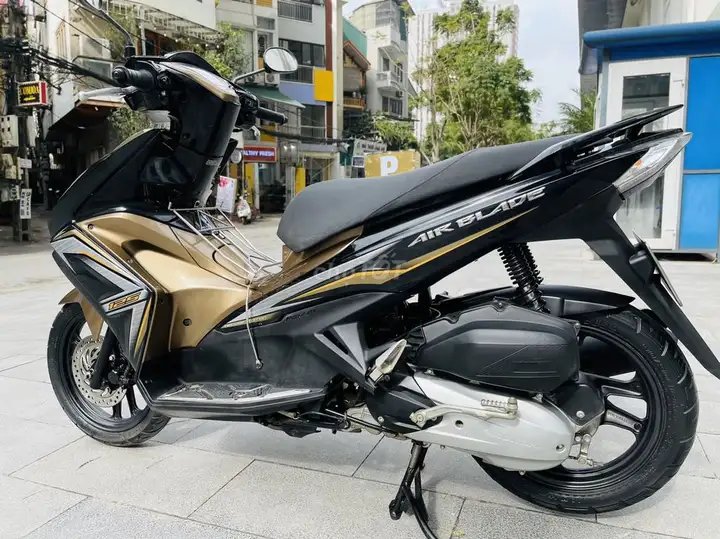 Honda Air Blade 125 2014 Золотой