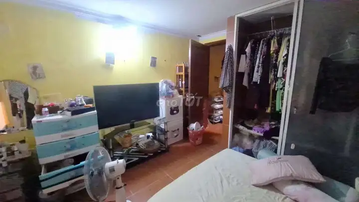 3-эт. дом 4 спальни, пл. >100м², в 10м от разворотного авто-переулка