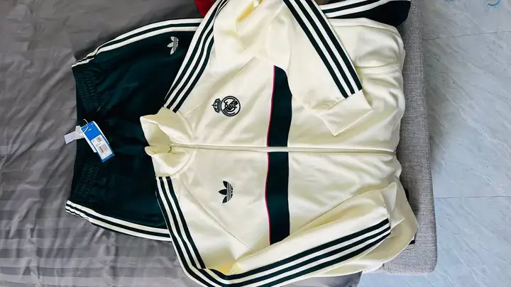 Спортивный костюм ADIDAS
