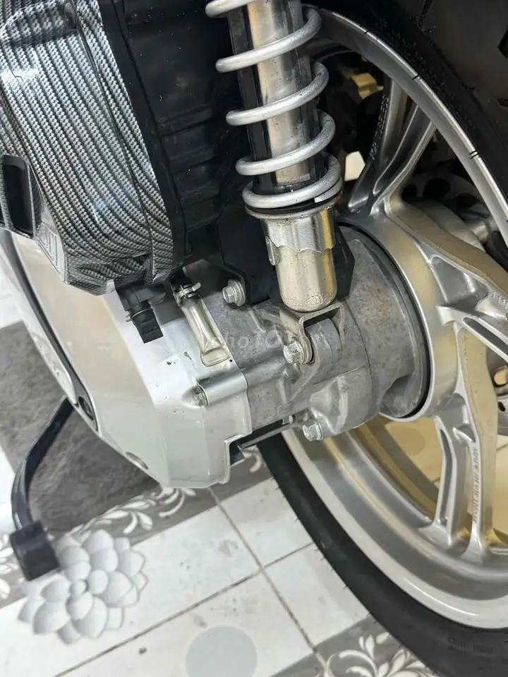 Honda SH 160 2024 красный 9000 км
