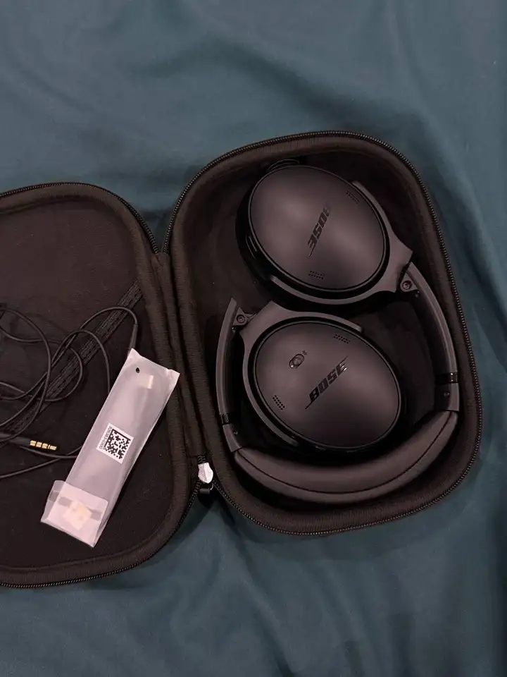 Bose QuietComfort и Huawei Freebuds 4i