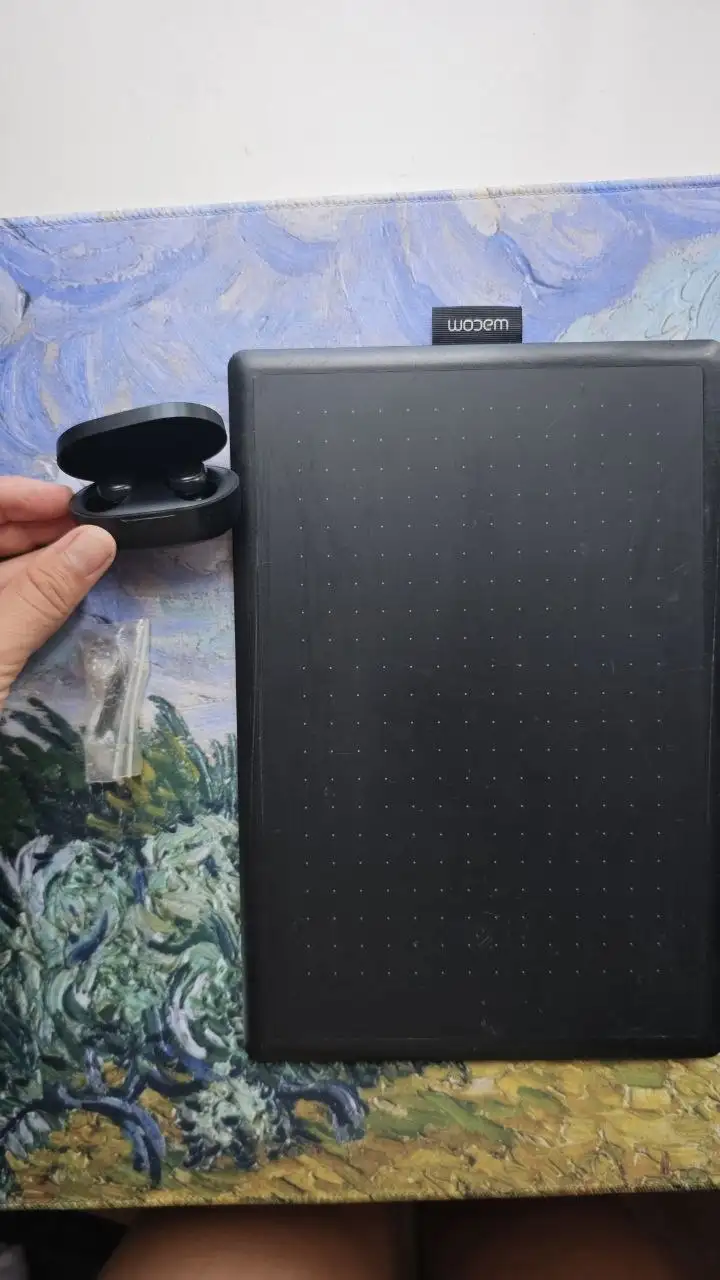 Графический планшет Wacom One M