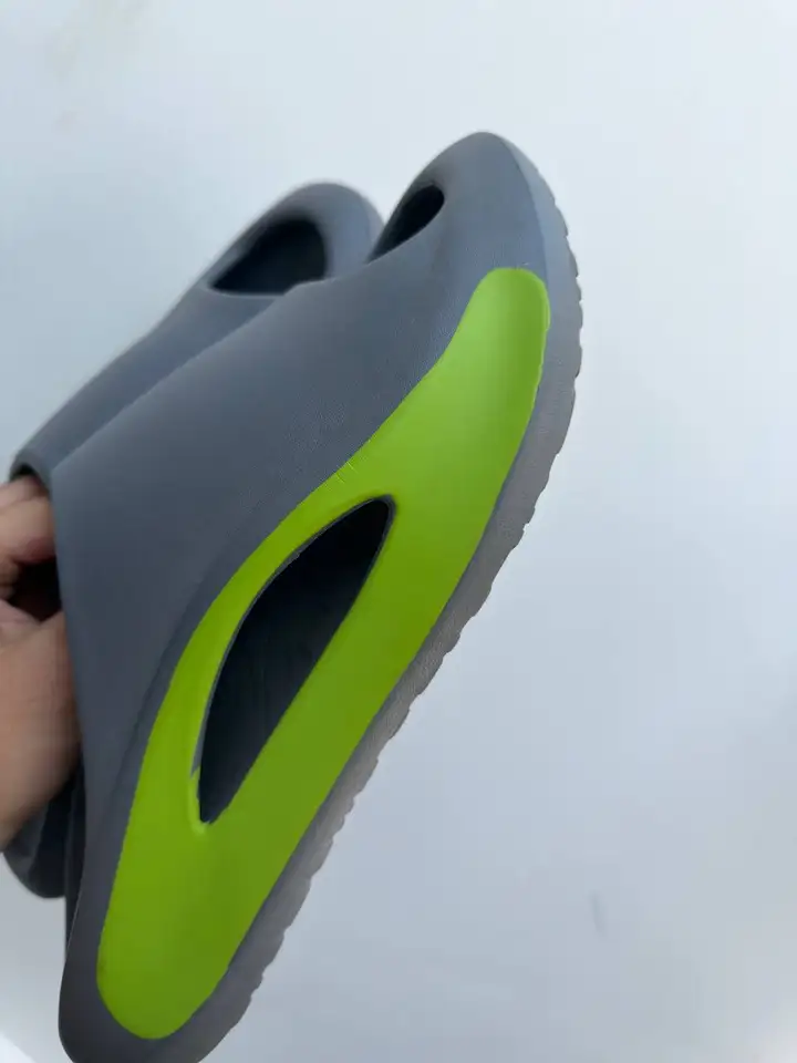 Мужские спортивные тапки