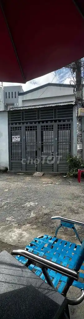 Дом в переулке с подъездом для машины, тихо, у Університету промисловості