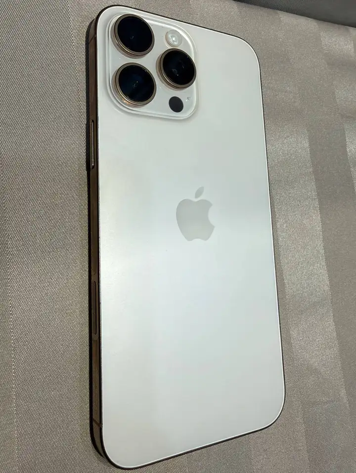 iPhone 16 Pro Max Desert Titanium 256GB