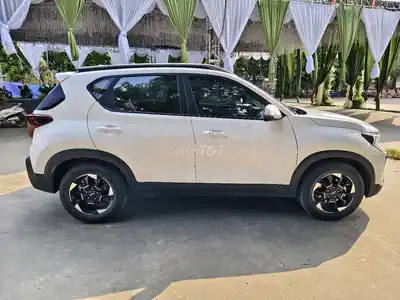 Kia New Sonet 2024 Luxury 1.5 AT 27 тыс. км белая
