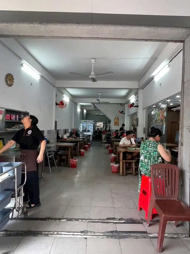 Дом с mặt tiền kinh doanh ул. Фам Ван Хай, 113 кв.м, недорого