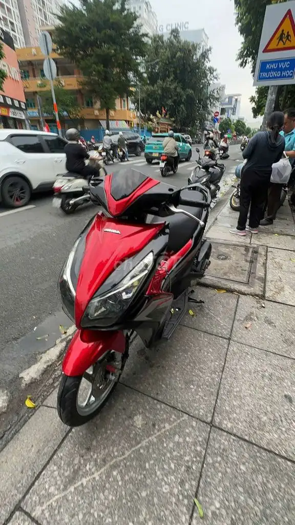 Honda Air Blade 2014 Красно-черный состояние 90%