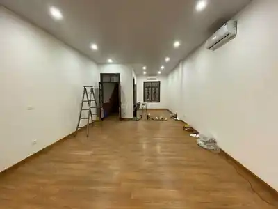 Дом в Хоанг Кау, 65м2 х 5 этажей, разъезд для машин