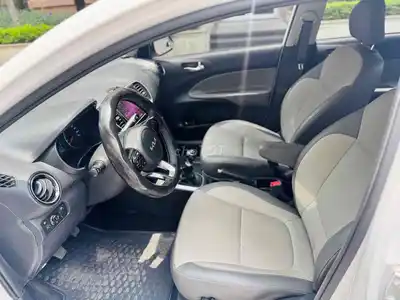 Kia Soluto 2022 белый 79 000 км