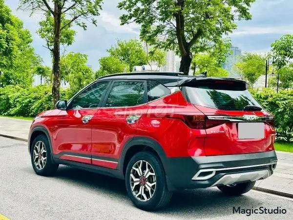 Kia Seltos Luxury 1.4 AT 2022 Красный 56000 км