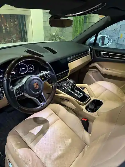 Porsche Cayenne 2019 Белый/Коричневый