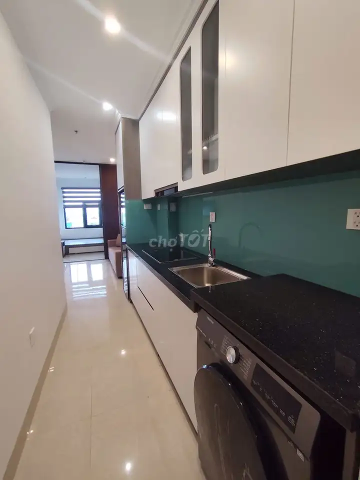 Комната 25 м² с окном, охрана, ППЖ, рядом мост Винь Туи