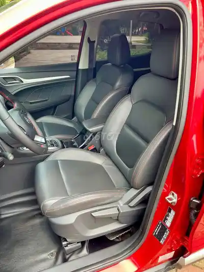 MG ZS красный