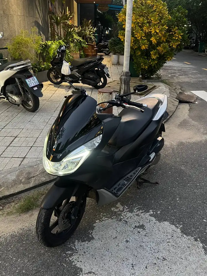 Скутер HONDA PCX 2-го поколения