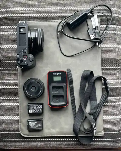 Камера Sony ZV-E10 с объективами 16-50 и Viltrox 28mm