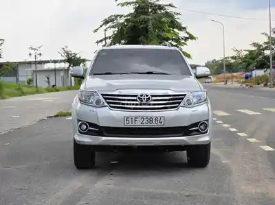 Toyota Fortuner 2015 бензин