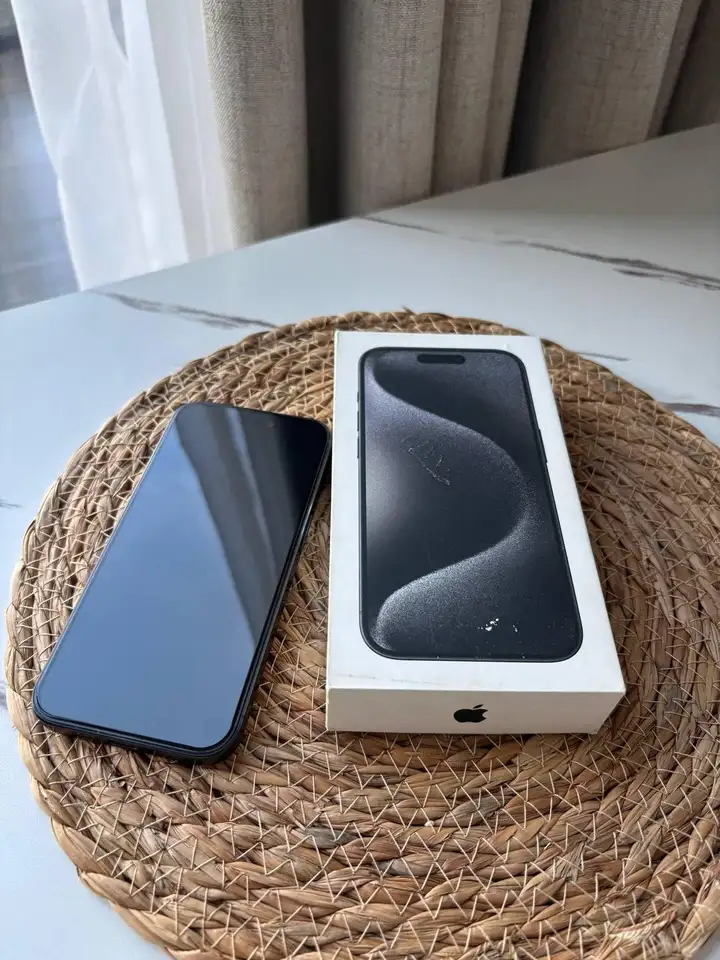 iPhone 15 Pro 256 GB Black Titanium