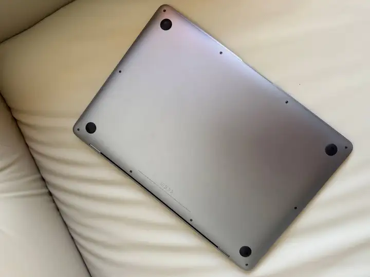 MacBook Air 13" Retina (2020) Core i3/8GB/256GB