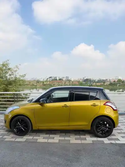 Suzuki Swift 2016 RS 90 000 км Жёлто-лимонный