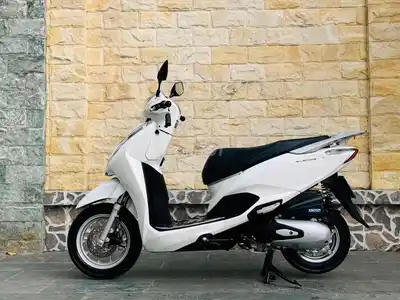Honda Lead 125fi 2023 Белый 7000 км 4 клапана smartkey