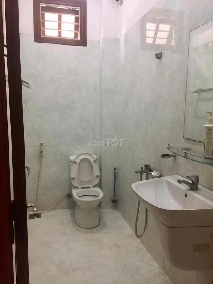 Двухэтажный дом на улице Нгуен Дык Тхиеу, близ рынка Камле
