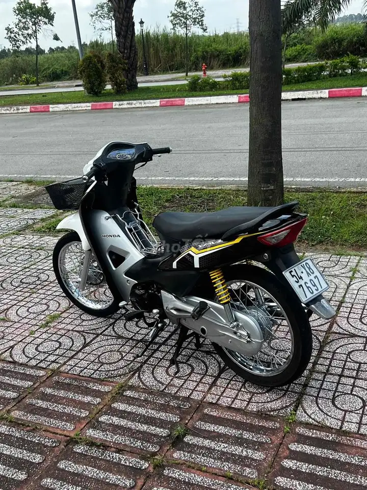 Honda Wave S100 Серебристый, полуавтомат
