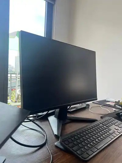 Монитор MSI 200Гц 24.5", стол 160х80, кресло