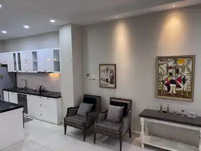 Таунхаус в Q2 Lakeview City, 1 этаж, 3 уровня, 5 спален, мебель, готов к заселению