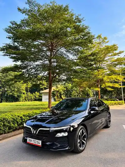 VinFast Lux A2.0 2022 Базовая Черная