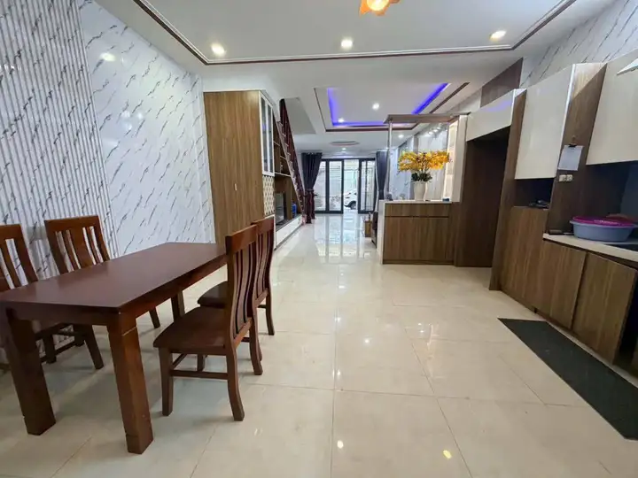 Дом 270м², 3 спальни, терраса, 10 мин до моря
