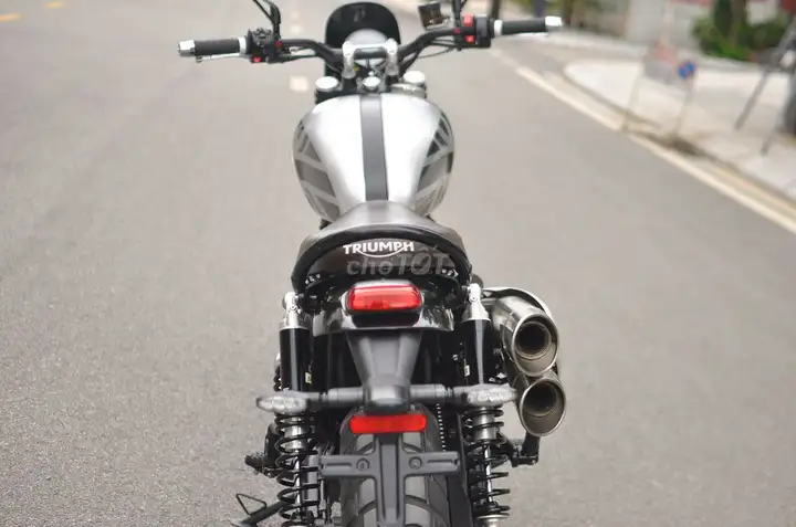 Triumph Scrambler 1200X 2024, серебристый, 11000 км