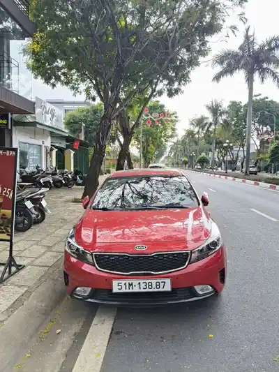 Kia Cerato 2017 1.6AT люк красный