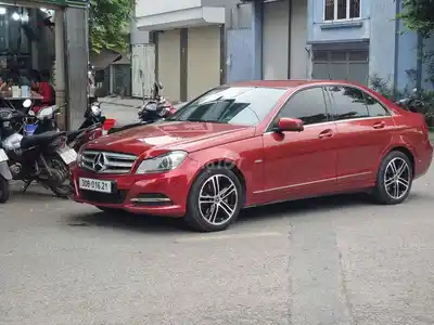 Mercedes-Benz C200 2013 Красный